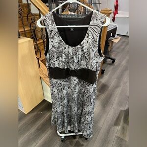 Perceptions New York Brown & White Paisley Pattern Dress size XL Belt Accent
